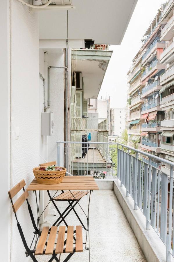 Nat'S Place An Exquisite Home Next To Metro Thessalonique Extérieur photo